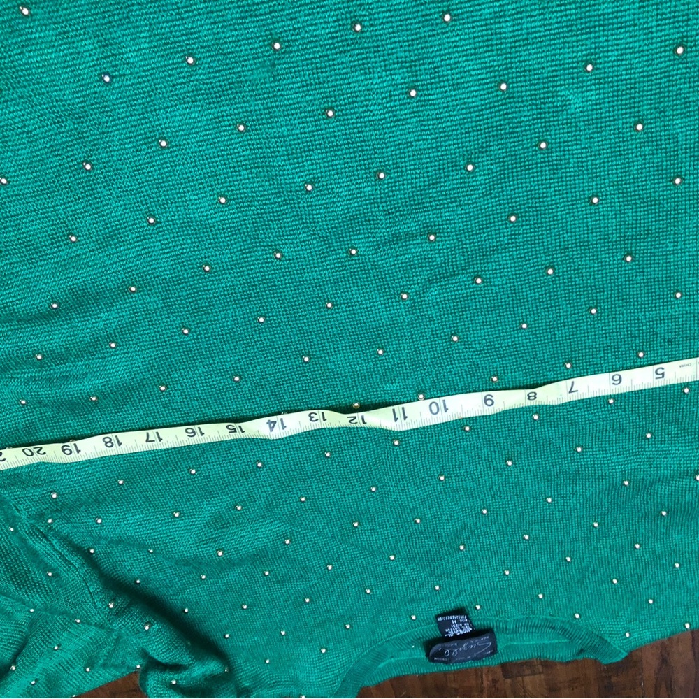 Vintage Suzelle Emerald green top with gold beads all over. (Med.) - Picture 6 of 7